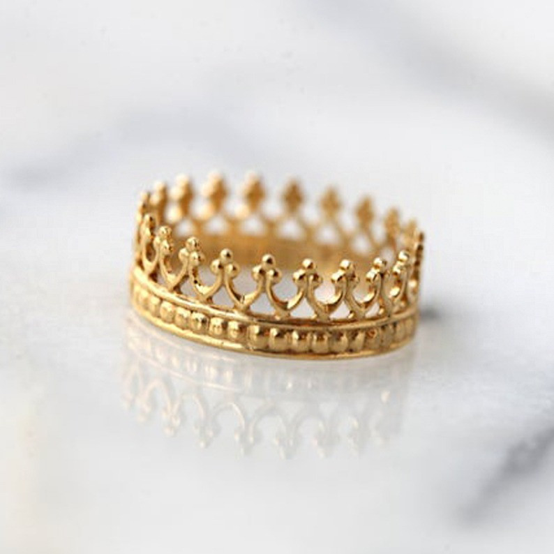 GOLD CROWN RING